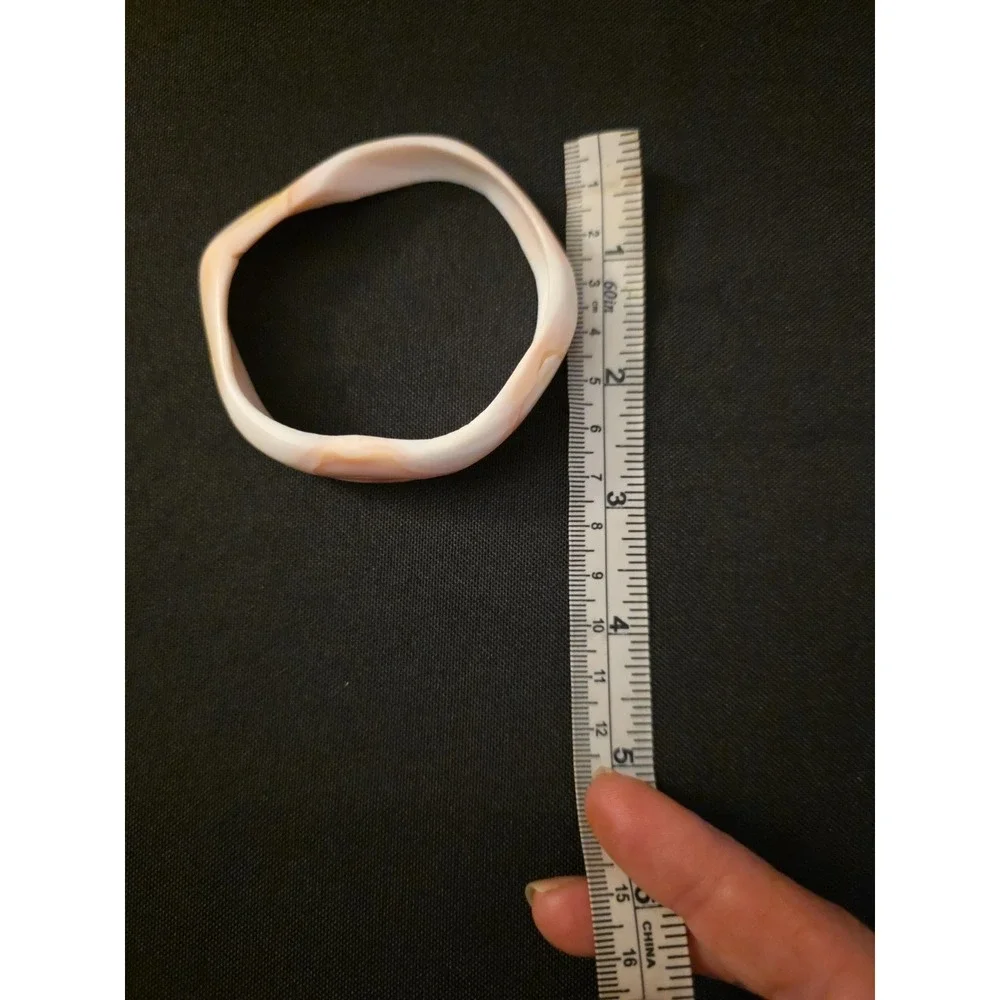 VINTAGE BLUSH PINK CONCH PEARL SHELL CARVED ASYMMETRICAL BANGLE BRACELET UNIQUE